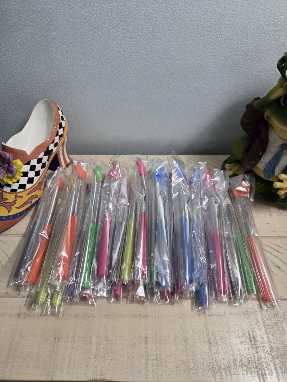 !BUY NOW!(Pick One) Colorful Retractable  Pointers- Assorted Colors, NEW